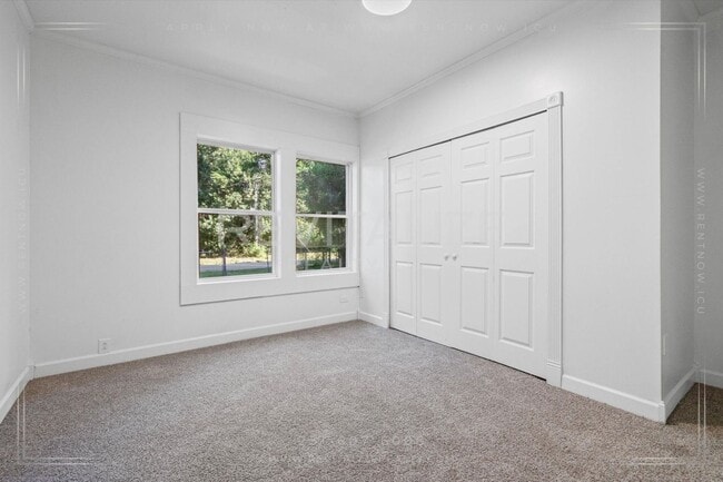 Building Photo - Updated 3 Bed 2 Bath with Large Fenced Yard