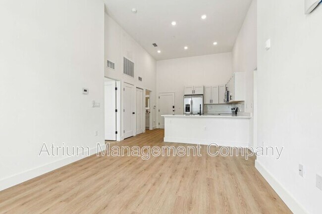 Building Photo - 221 S Bumby Ave