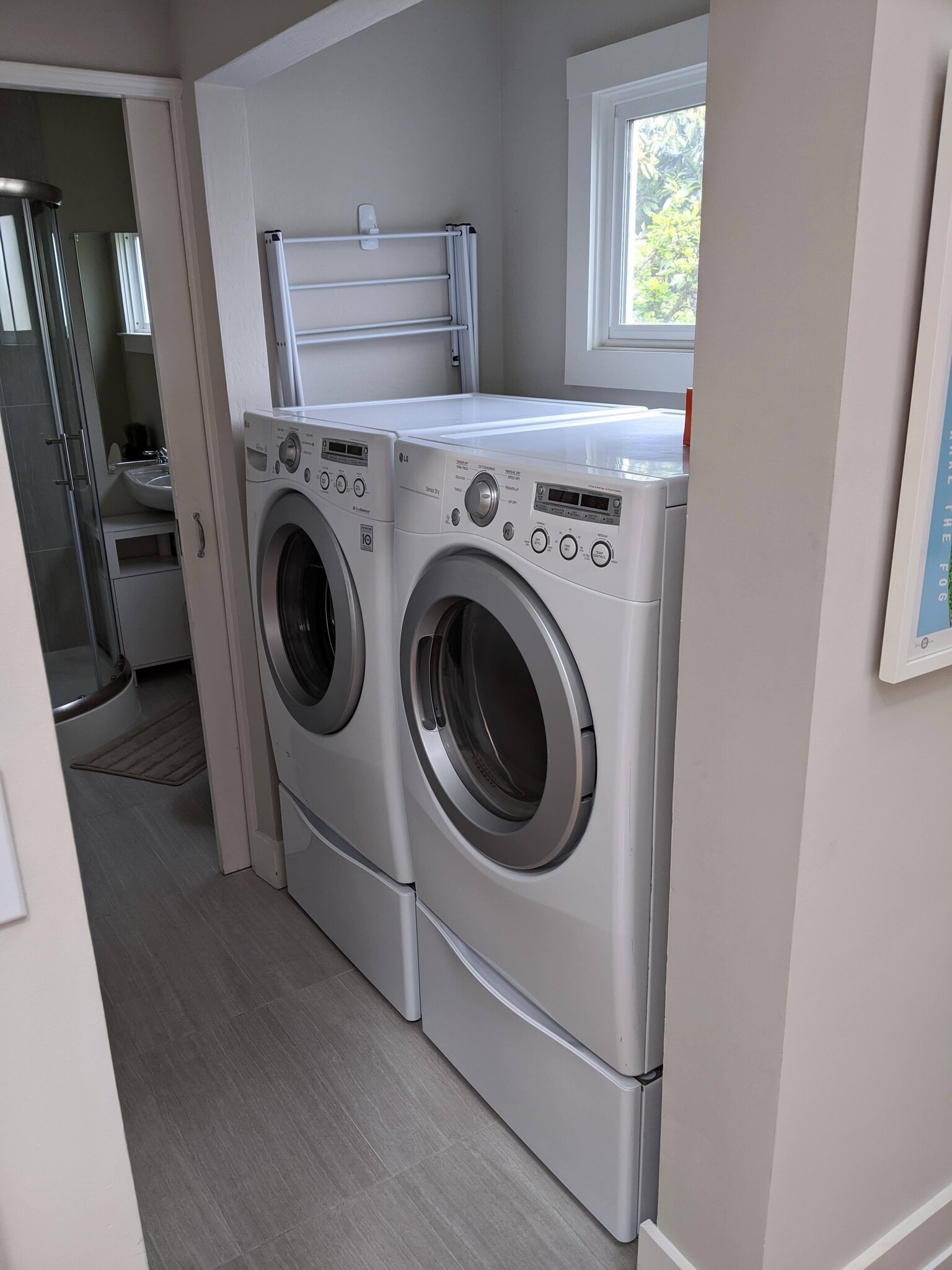 Building Photo - 1566 Newcomb Ave