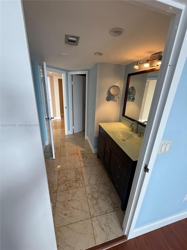 Building Photo - 2333 Brickell Ave