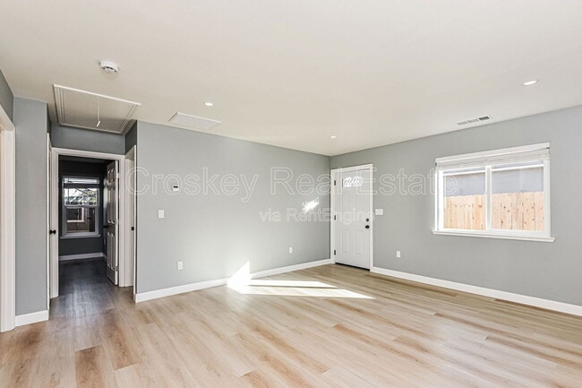 Building Photo - 45 Banchio St