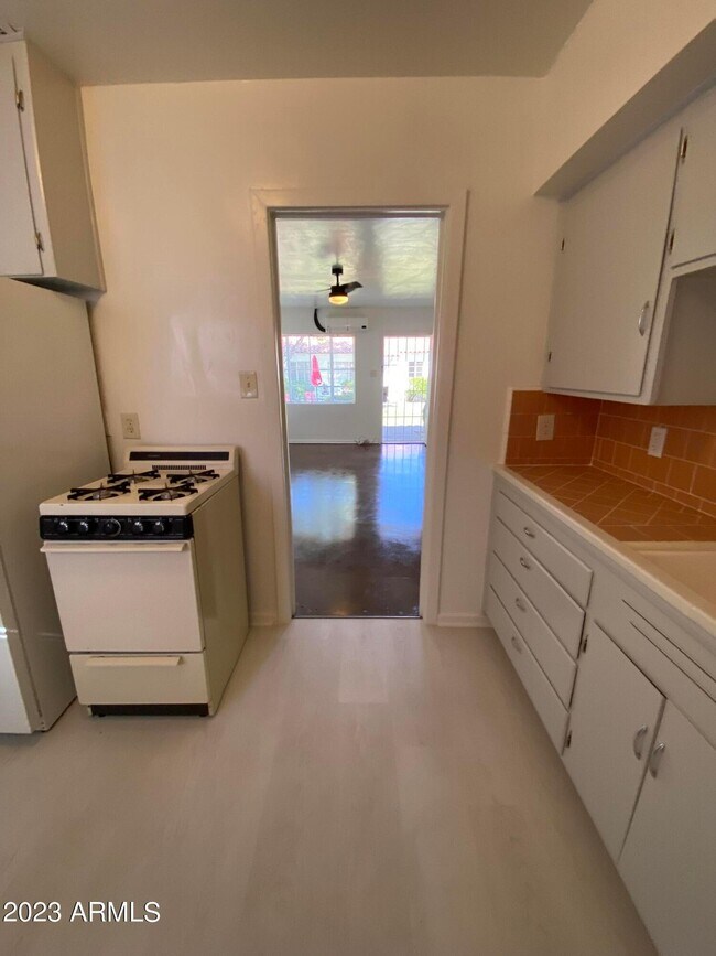 Building Photo - 1530 W Mulberry Dr