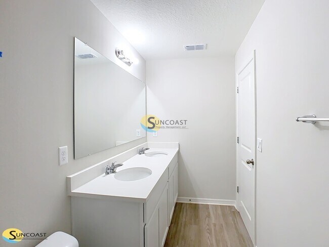 Building Photo - 3821 SW 43rd Ct