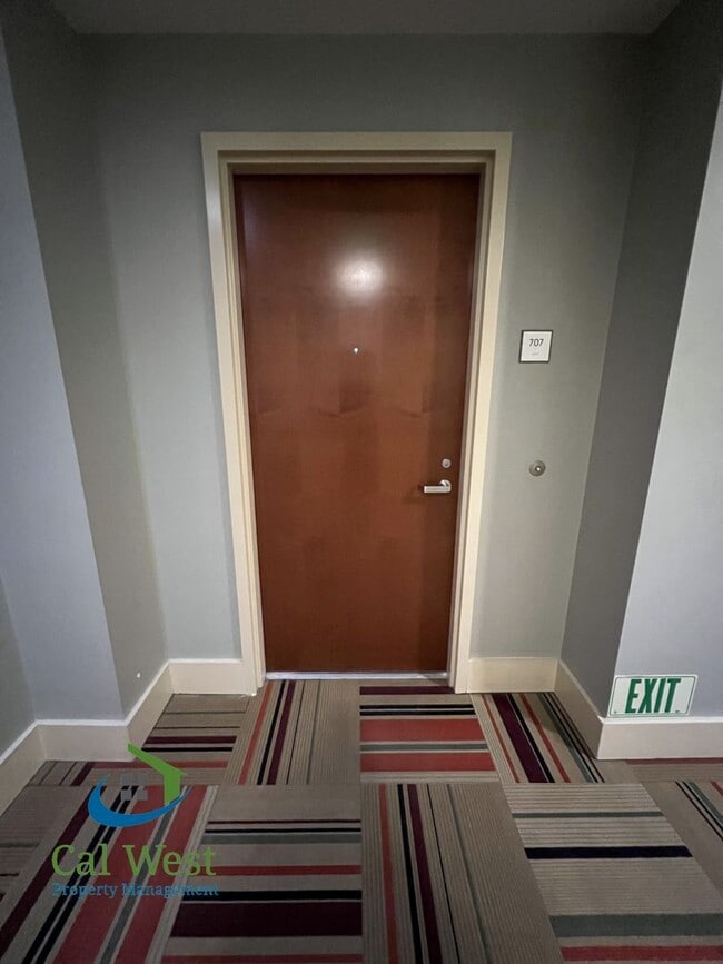 Building Photo - $2595 - 7th Floor 1 Bd/1 Ba Executive Condo in Beautiful Luxury Complex/City Heights