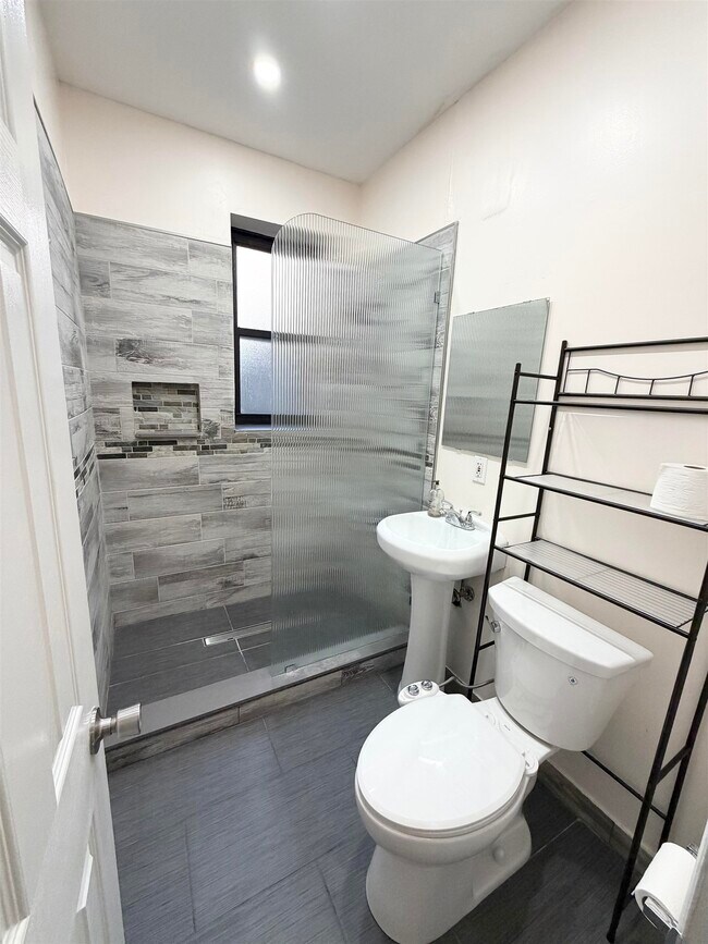 Building Photo - 3718 Park Ave