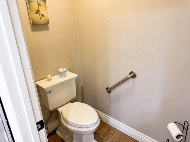 Building Photo - 54974 Oak-Tree