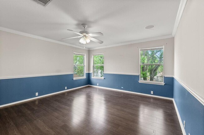 Building Photo - 2036 Kaiser Dr