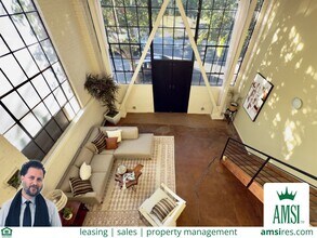 Building Photo - Lake Merrit’s Desirable East Lake Loft! Sp...