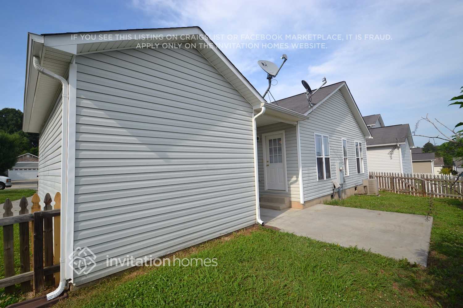 Building Photo - 1807 Chantilly Ln