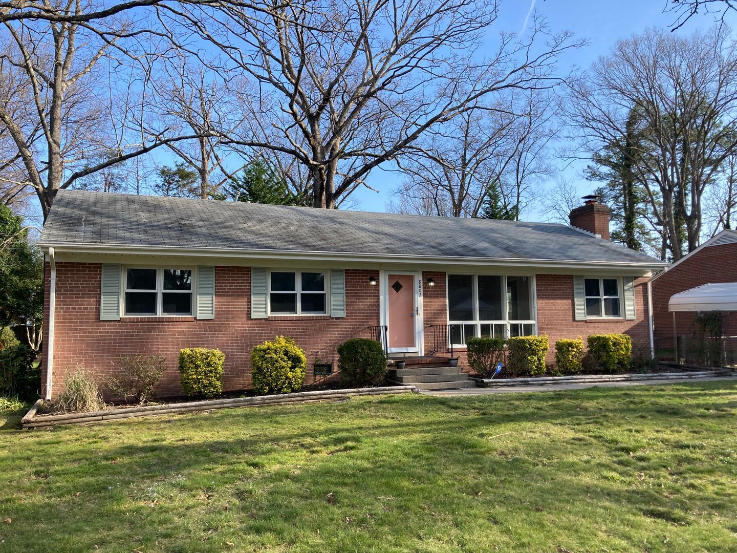 Building Photo - 8802 Avalon Dr