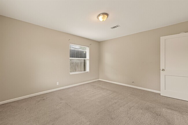 Building Photo - 5613 Dorothy Ann Dr