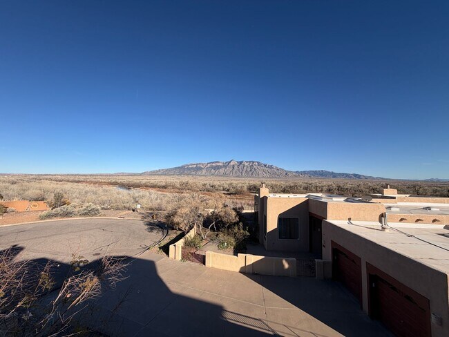 Building Photo - 2 Bedroom Home Available on Cul-De-Sac with Bosque Trail Access in Rivers Edge Rio Rancho!