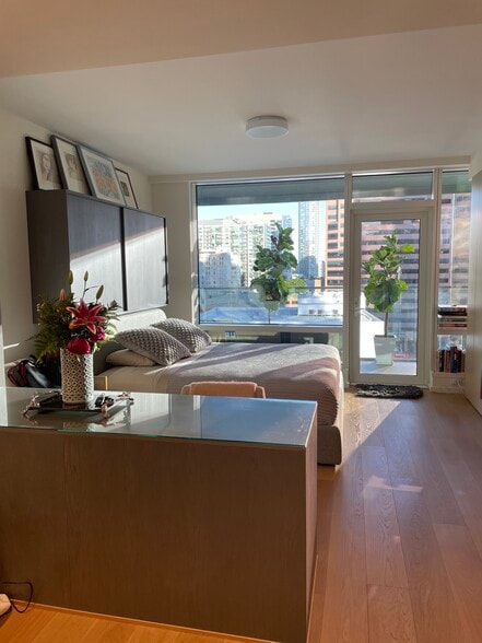 Building Photo - 877 Francisco St