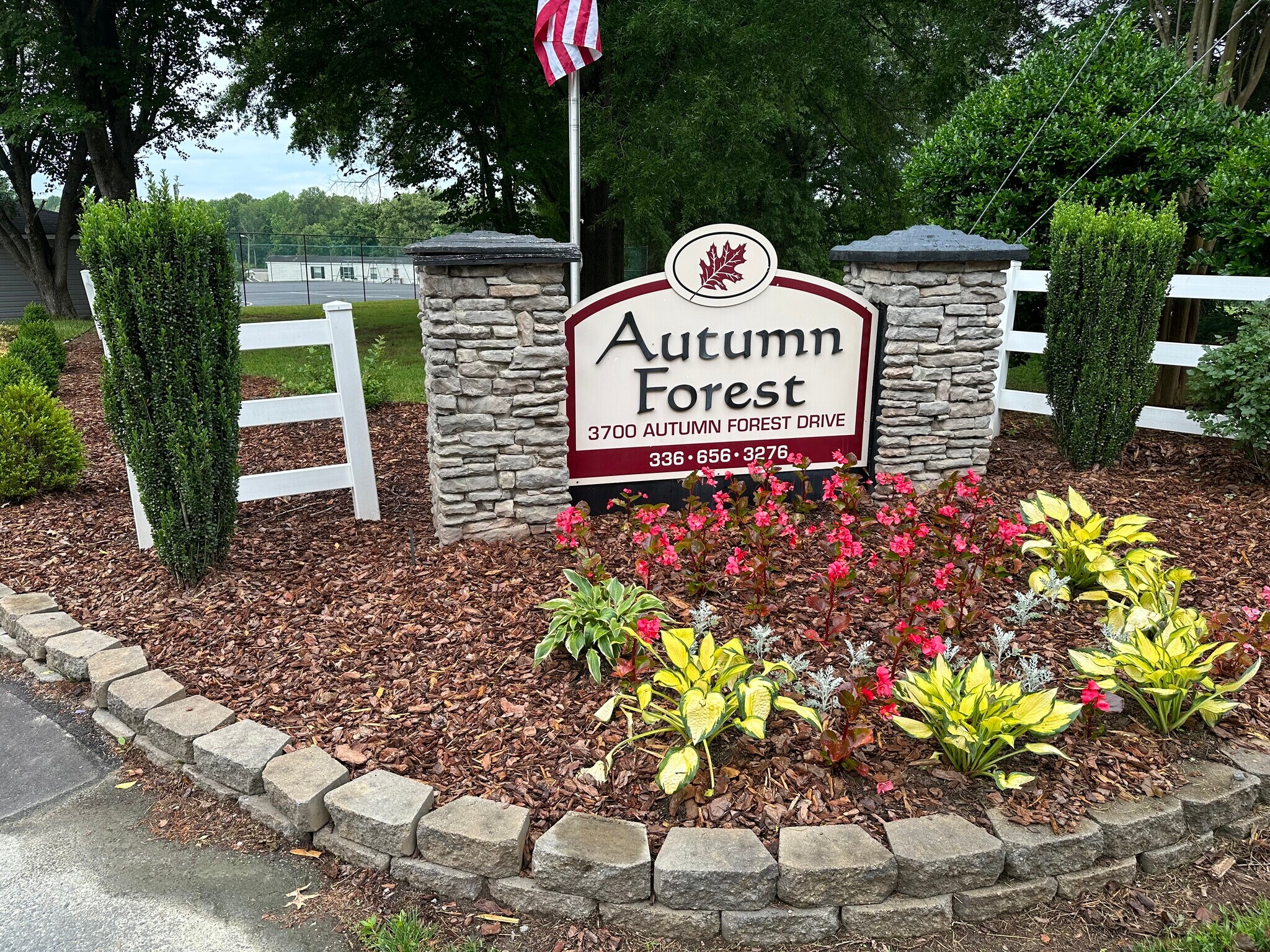 Building Photo - 125 E Sourwood Dr