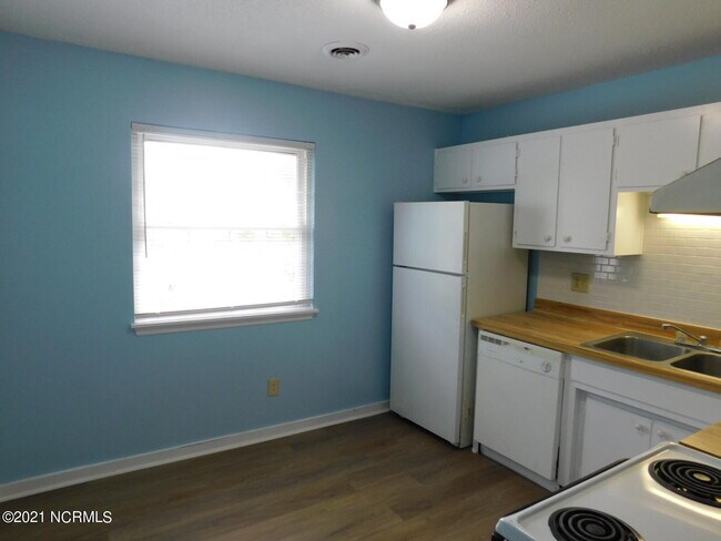 Building Photo - 201 Shipman Rd