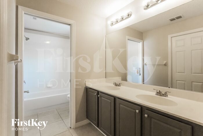 Building Photo - 505 Orsota Ct