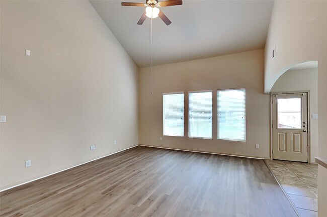 Building Photo - 2313 Jefferson Crossing Dr