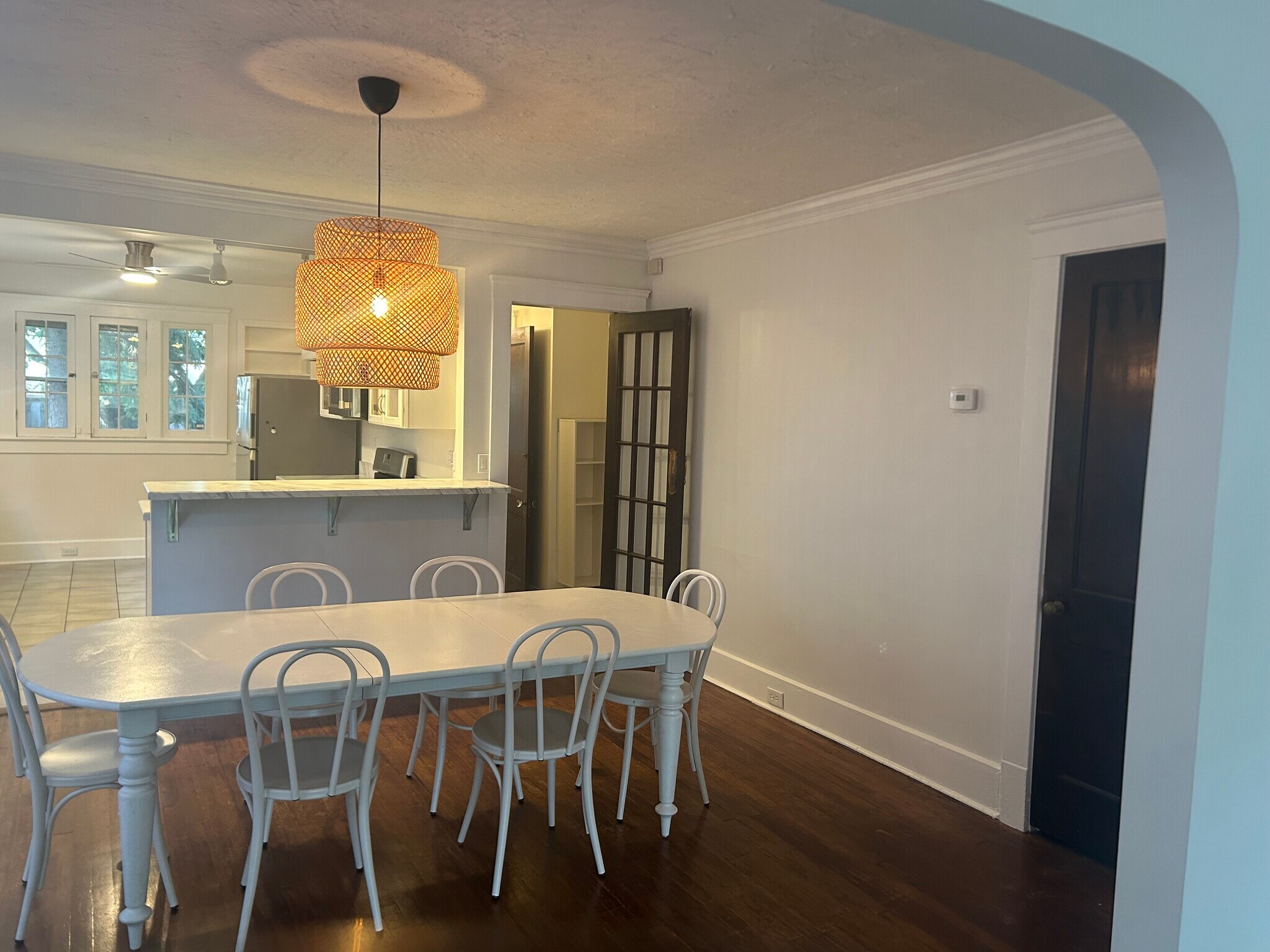 Dining Room - 10310 Clifton Blvd