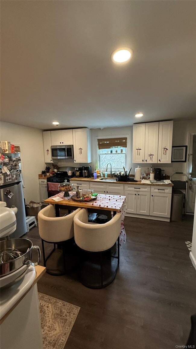 Building Photo - 156 N Clinton St