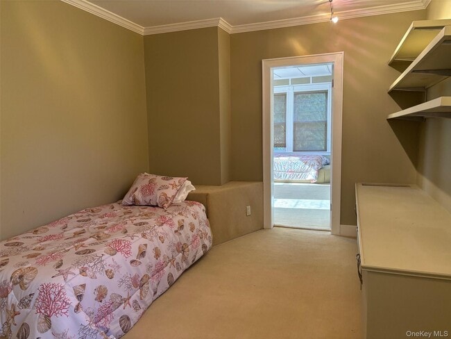 Building Photo - 185 S Country Rd