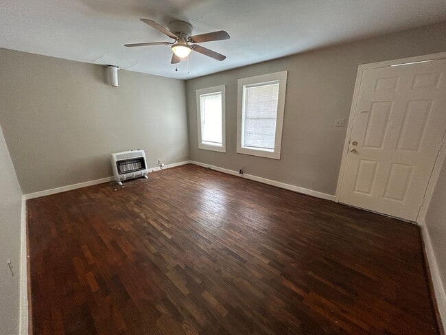 Building Photo - 220 Thomas St