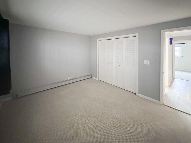 Building Photo - 4730 N Kenneth Ave