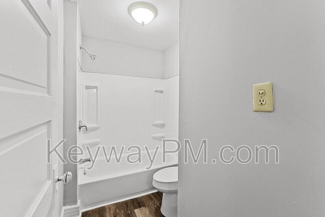 Building Photo - 1914 Warren St