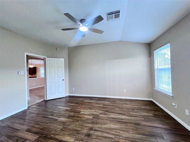 Building Photo - 11750 Pinemeade Ln