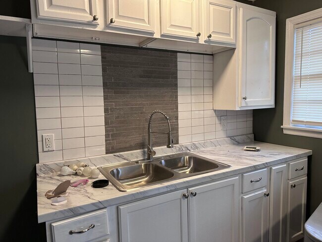 Building Photo - 3736 Donna Dr