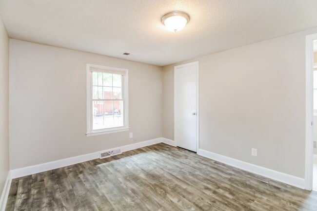 Building Photo - 1541 Beckham St