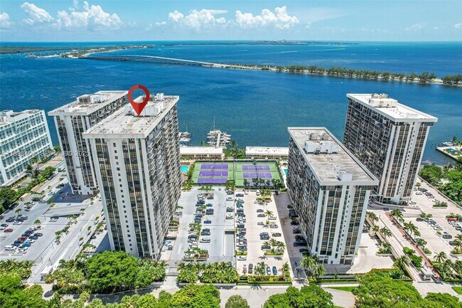 Building Photo - 1915 Brickell Ave