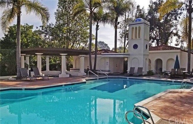 Building Photo - Spacious and modern 3 bedroom home within the prestigious Terraces of Cantebria subdivision.