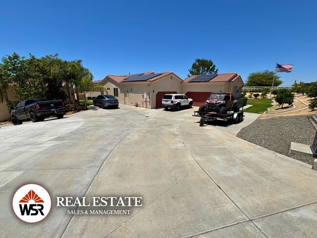 Building Photo - Beautifully upgraded LARGE home with a pool and basketball court in Mockingbird Canyon!