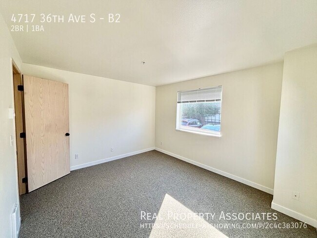 Building Photo - 4717 36th Ave S
