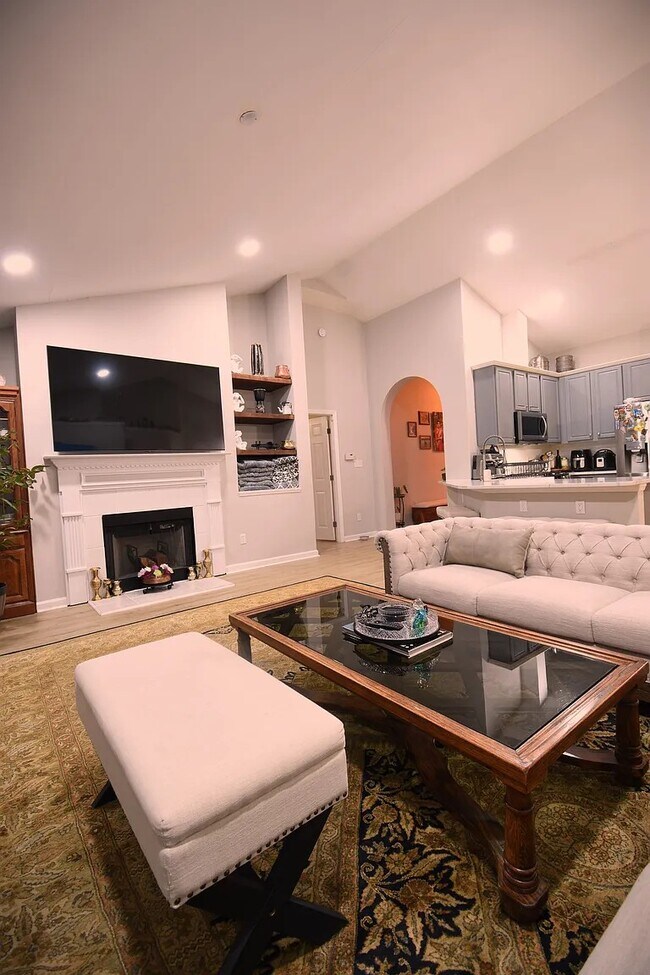 Building Photo - 113 Bottlebrush Ct