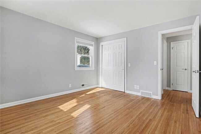 Building Photo - 534 Glenview Ct