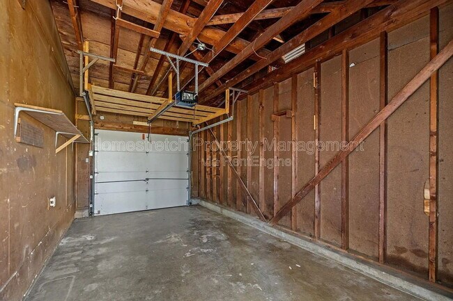 Building Photo - 250 Coteau Ln