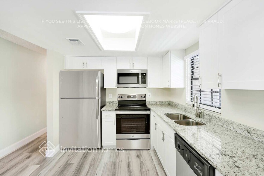 Building Photo - 6330 S Selbourne Ave