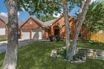 Building Photo - 2203 Vista Ct