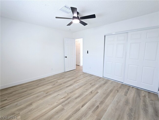 Building Photo - 1083 E Calvada Blvd