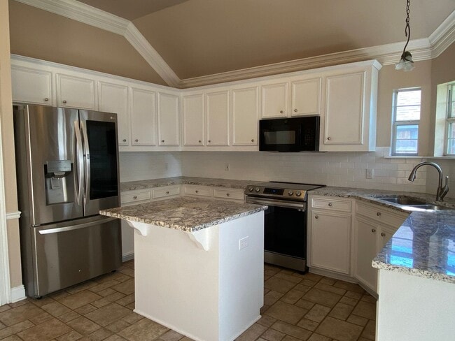 Building Photo - Golden Meadows Rental