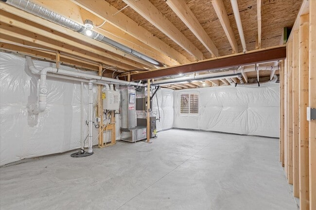 Building Photo - Welcome to your new home in beautiful Lewe...