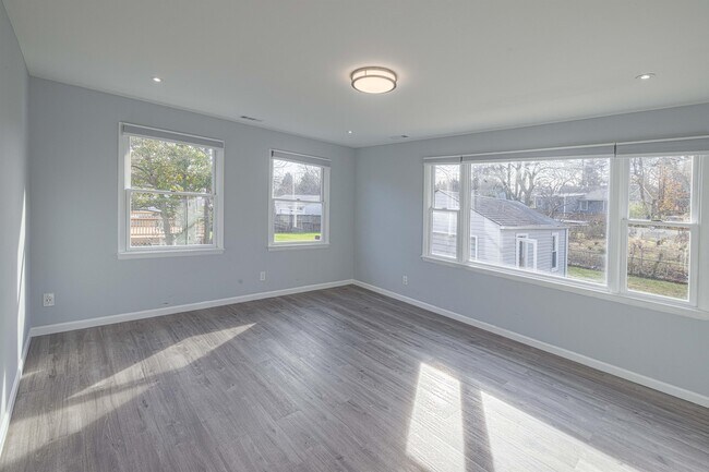 Building Photo - 1209 Veirs Mill Rd