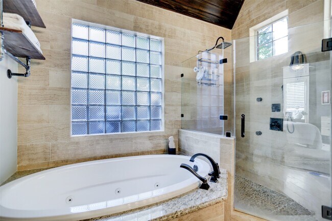 Building Photo - 14 Twilight Glen Ct
