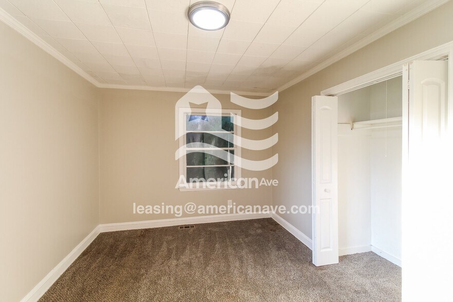 Building Photo - 605 Westview Dr