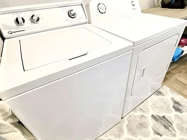 Shared Washer & dryer - 4409 SE 89th Ave