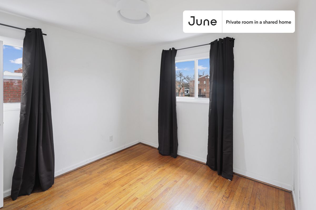 Building Photo - Room in Shared 4 bed/2.5 bath home