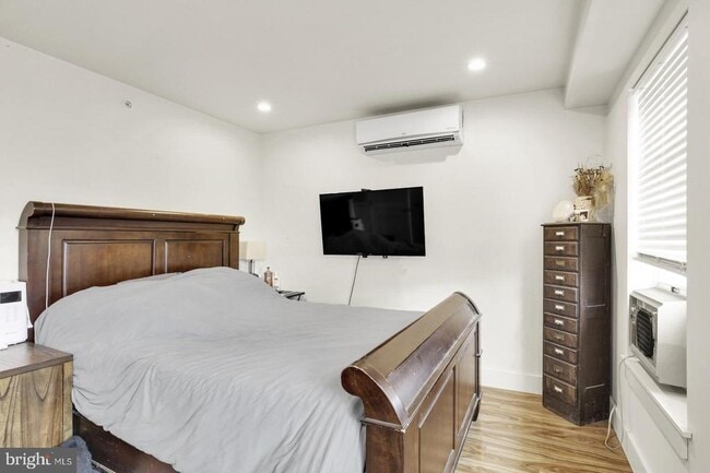 Building Photo - 2229 Frankford Ave