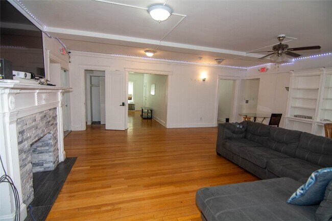 Building Photo - 30 Fayette St
