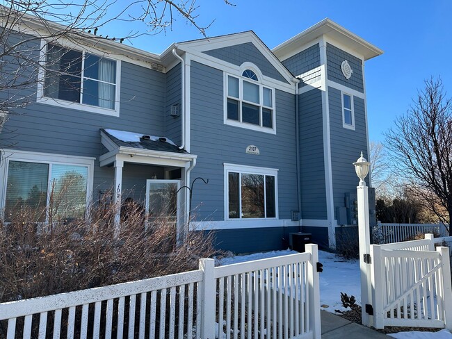 Building Photo - 2BD 2Bth near Centerra